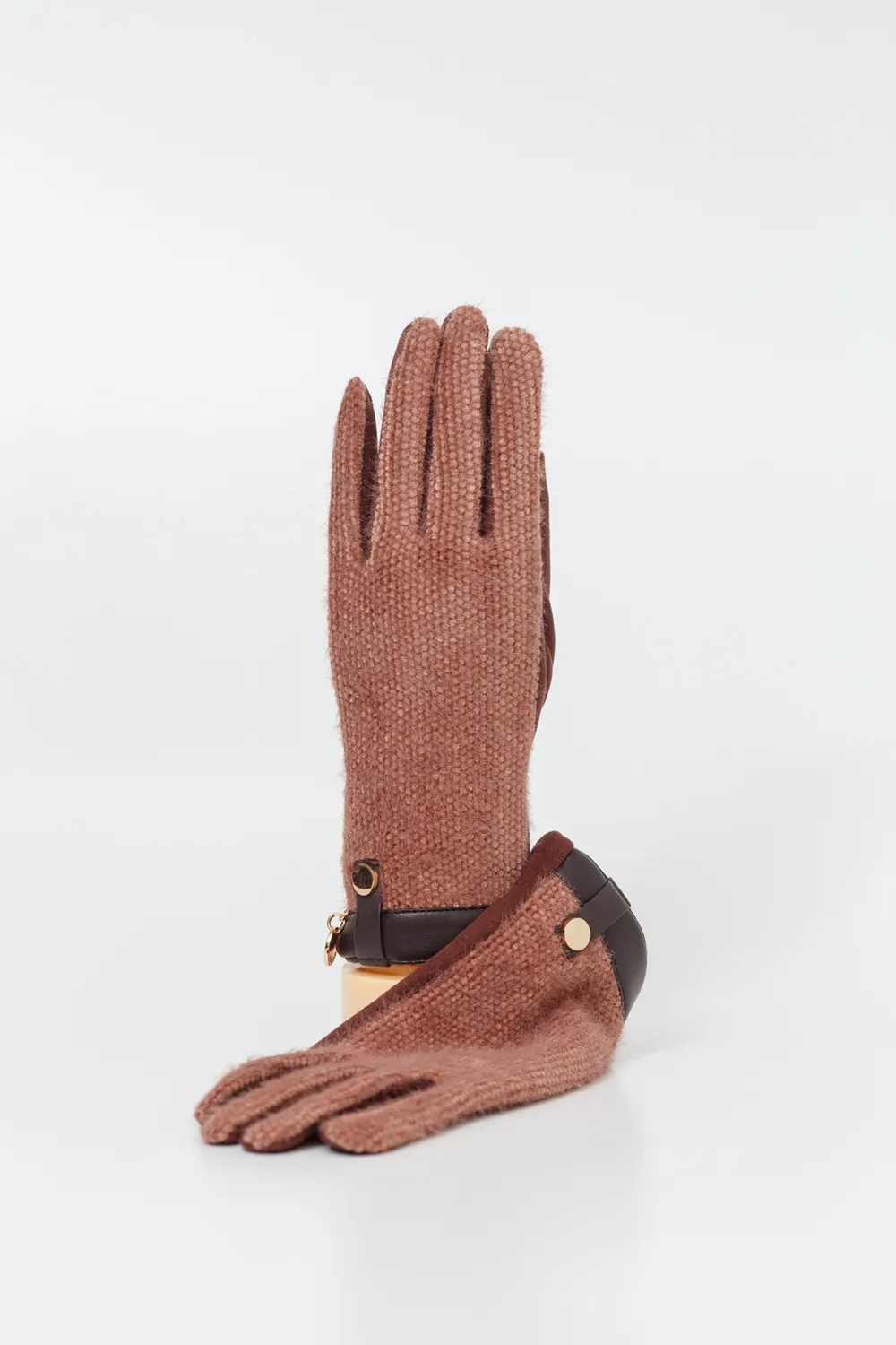 Γάντι γυναικείο με χρυσό button