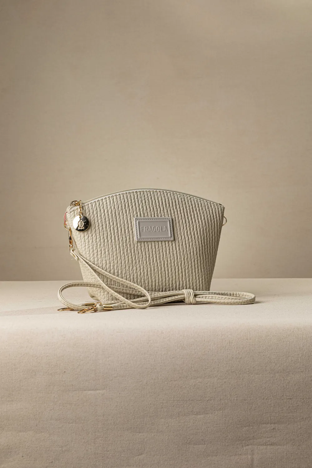 Τσαντάκι νεσεσέρ με extra χέρι για χιαστί