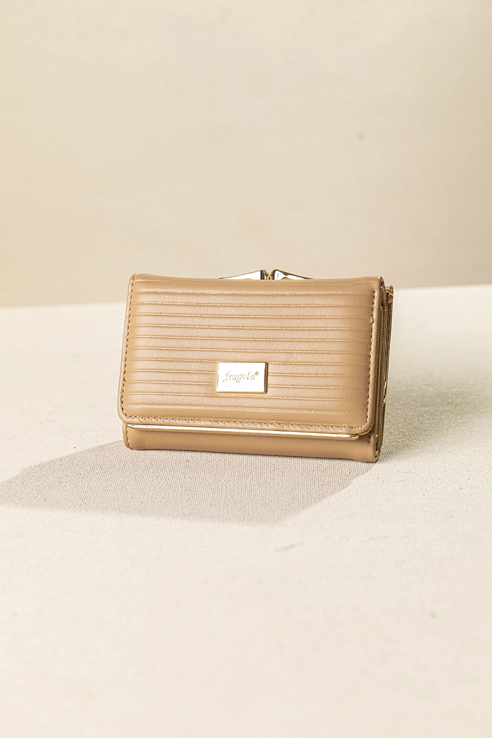 Πορτοφόλι με κλείσιμο clutch