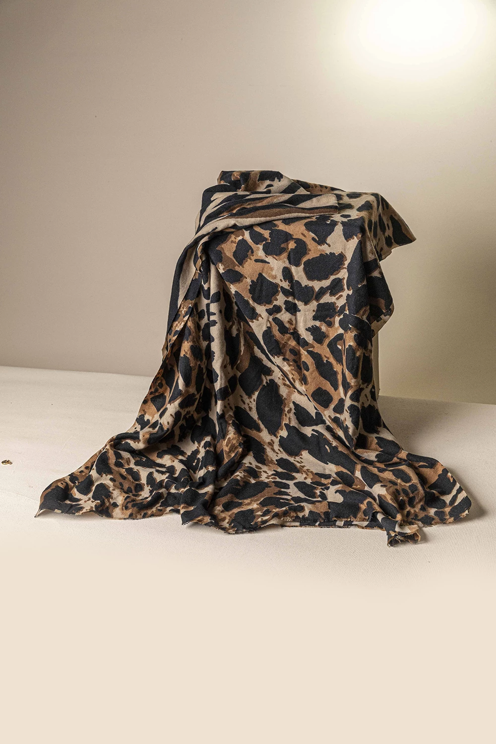 SC402-brown-leopard-1 Πασμίνα SC402 - Image 1
